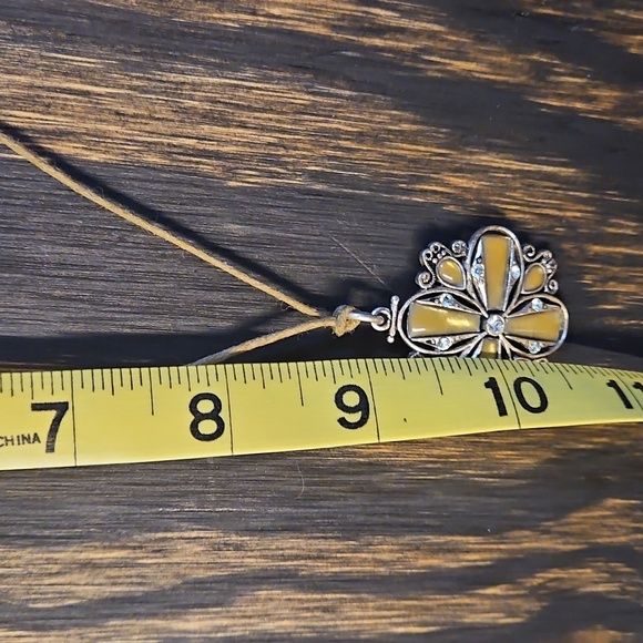 Ventage Celtic Silver and Yellow Pendant On A Adjustable Necklace - Picture 4 of 4